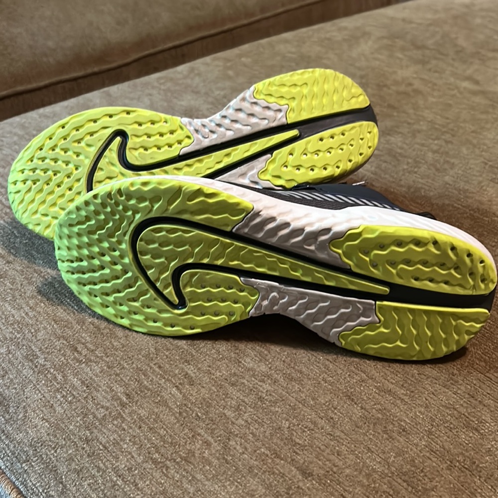 nike run utility shield rival